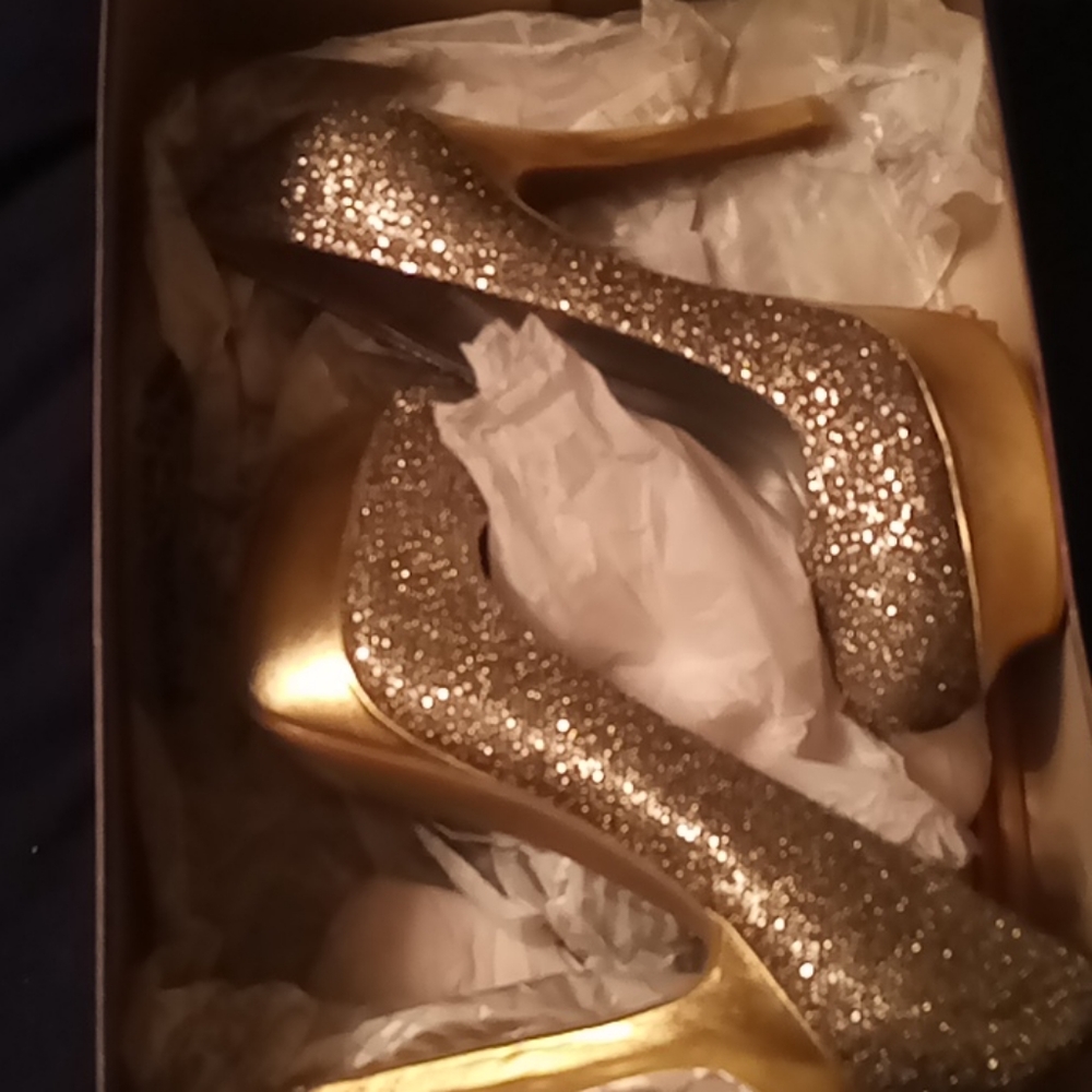 Jennifer Lopez heels